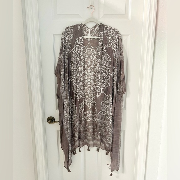 NWT Women’s Kimono - Picture 1 of 3